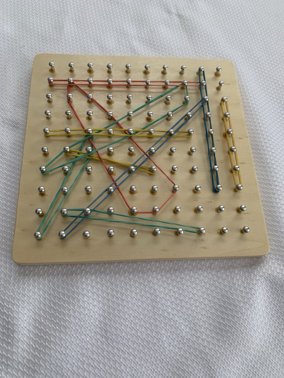 Wooden Geoboard Educational Toy With Activity Cards And Colored Rubber Bands…
