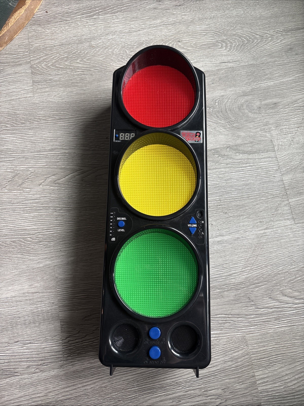 YACKER TRACKER Original Signal Traffic Light Adjustable Sound Meter NO CHARGER