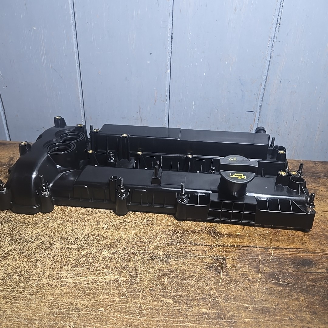MITZONE Engine Valve Cover compatible with 2012-2018 Ford Edge Escape Explorer