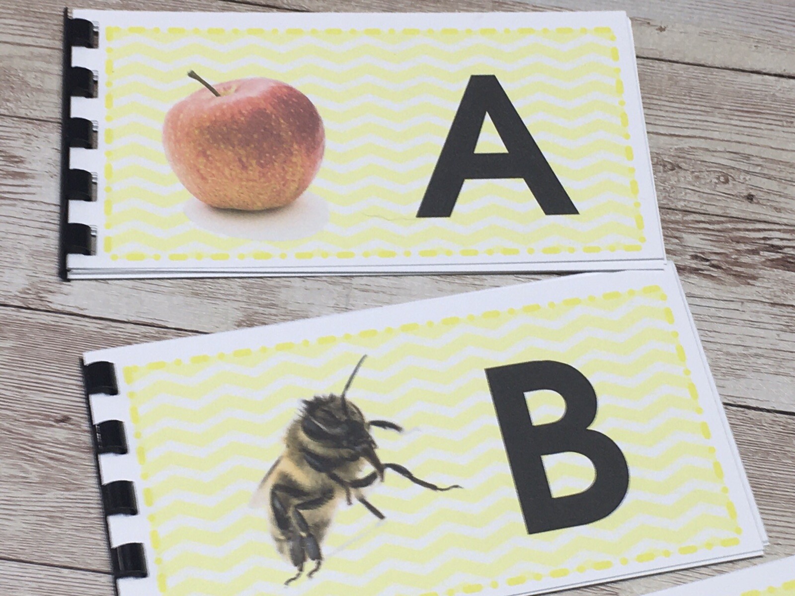 Pre-Reading Series – 26 Alphabet Pictures Booklets – preschool – Montessori