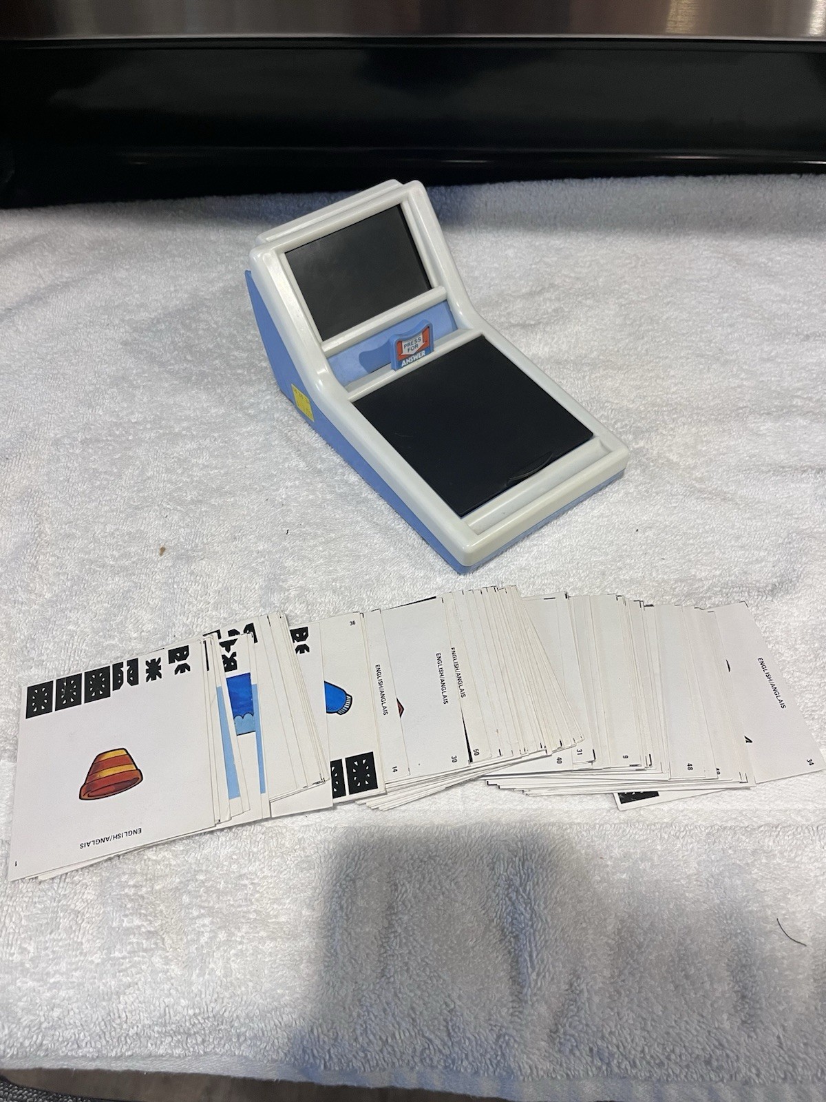 Vintage Magic Match Automatic Flash Card Machine Toy Education Homeschool 1982