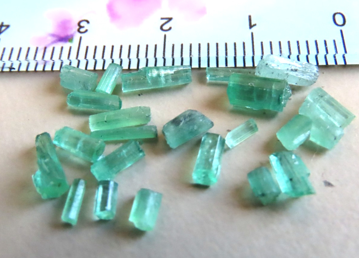 Colombian Natural Emeralds 5 QTS, Loose Tubulars (Canutillas)