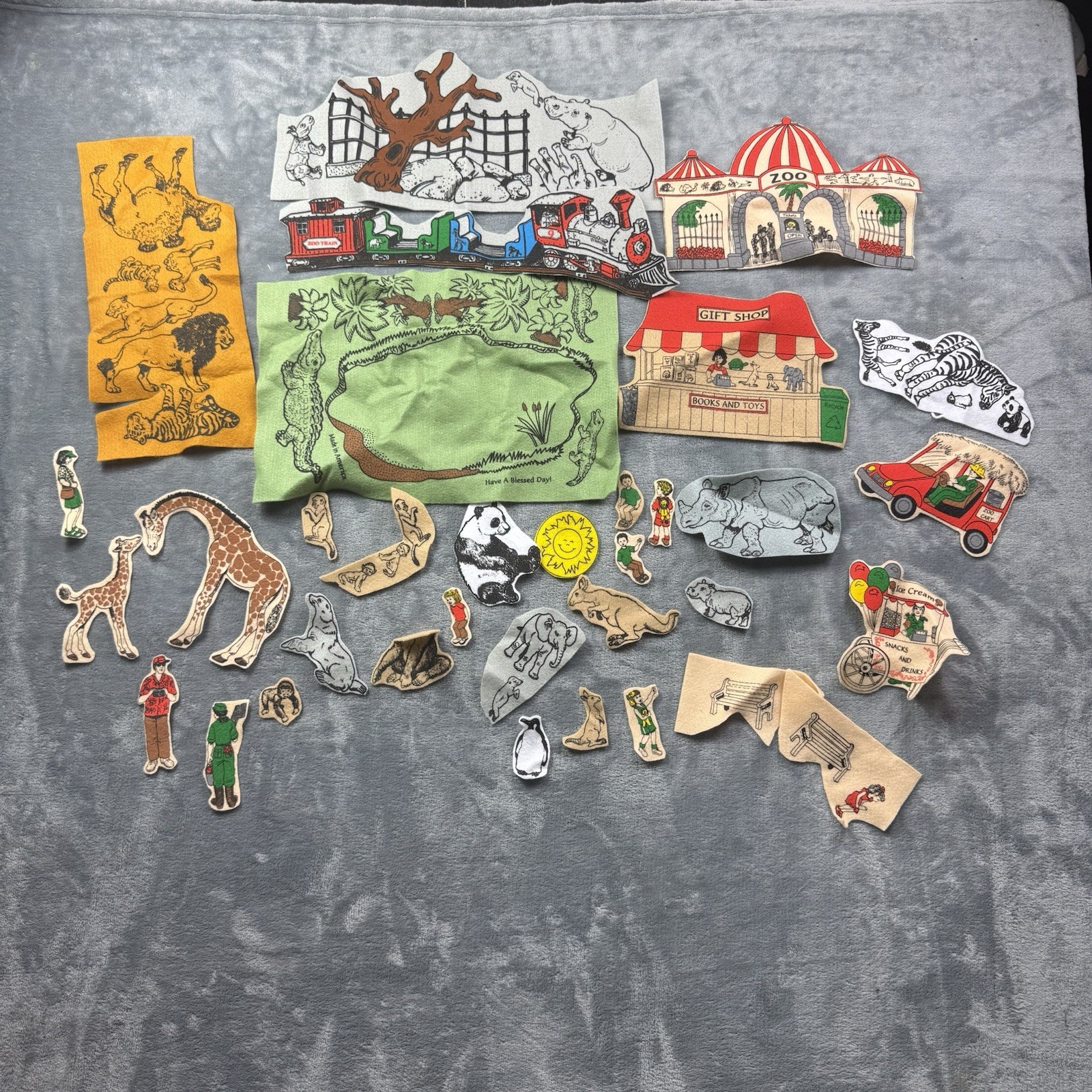 Educational Vintage Felt Zoo Play Set Animals Figures Train Gift Shop 30+ Pieces
