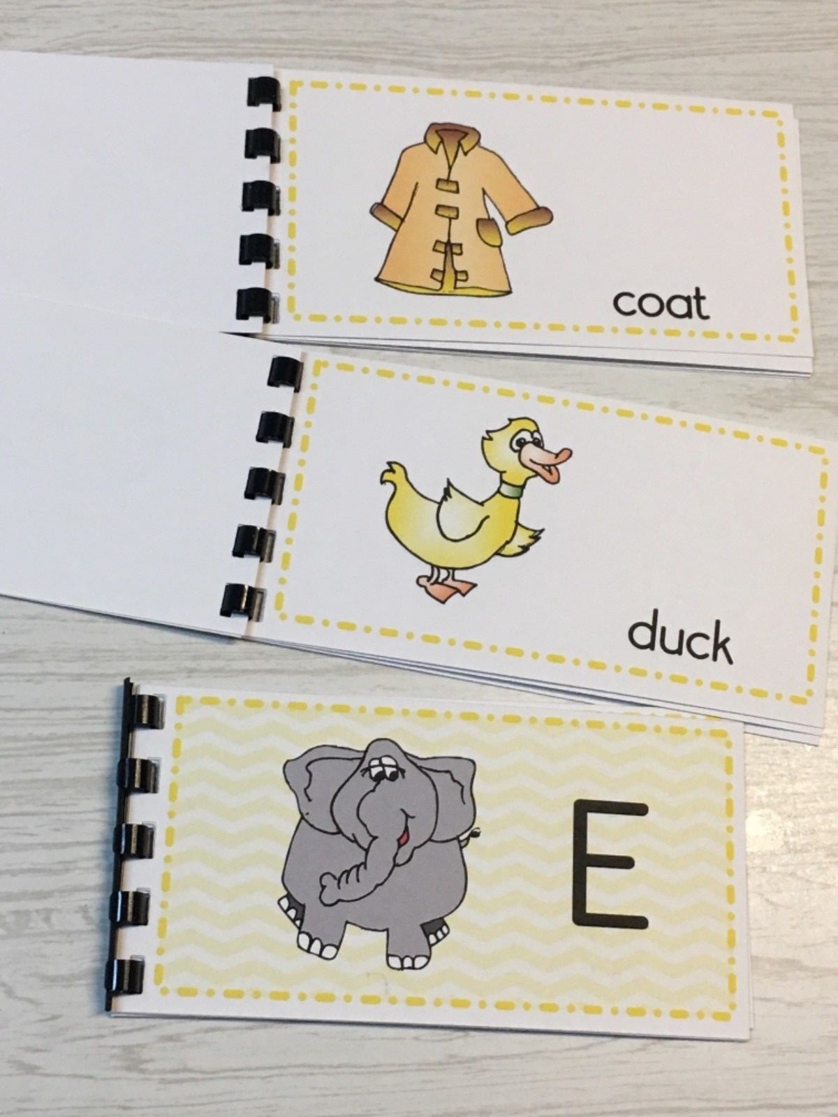 Montessori materials – Pre-Reading Series – 26 Pre-reading Alphabet Booklets