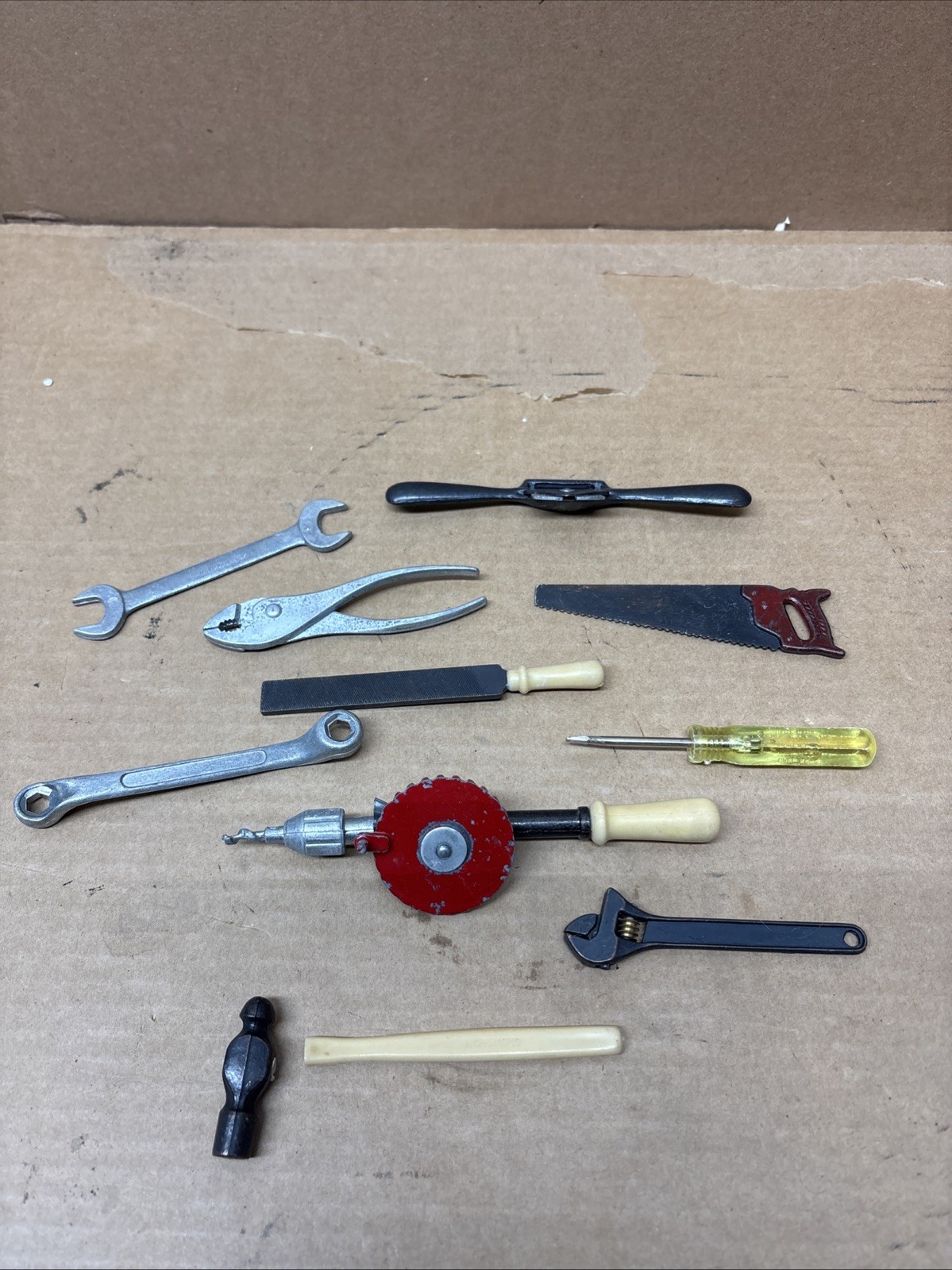 Lot of Vintage Kids Tools, miniature versions, realistic, lot of metal parts