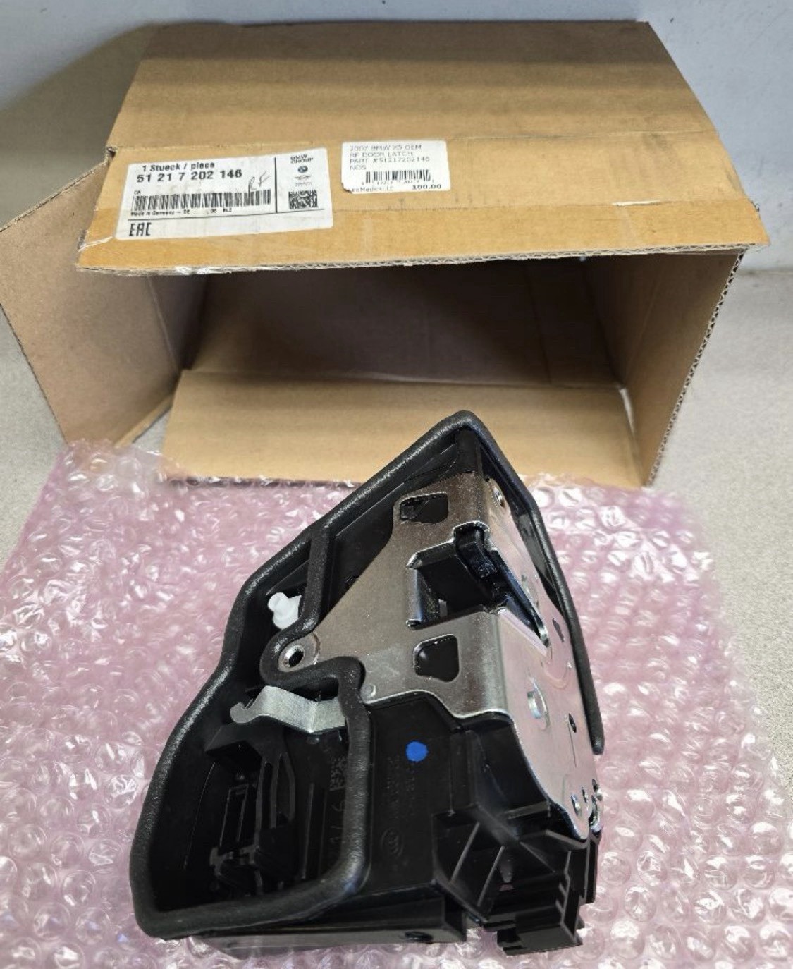 551217202146 BMW 2007 RF door latch