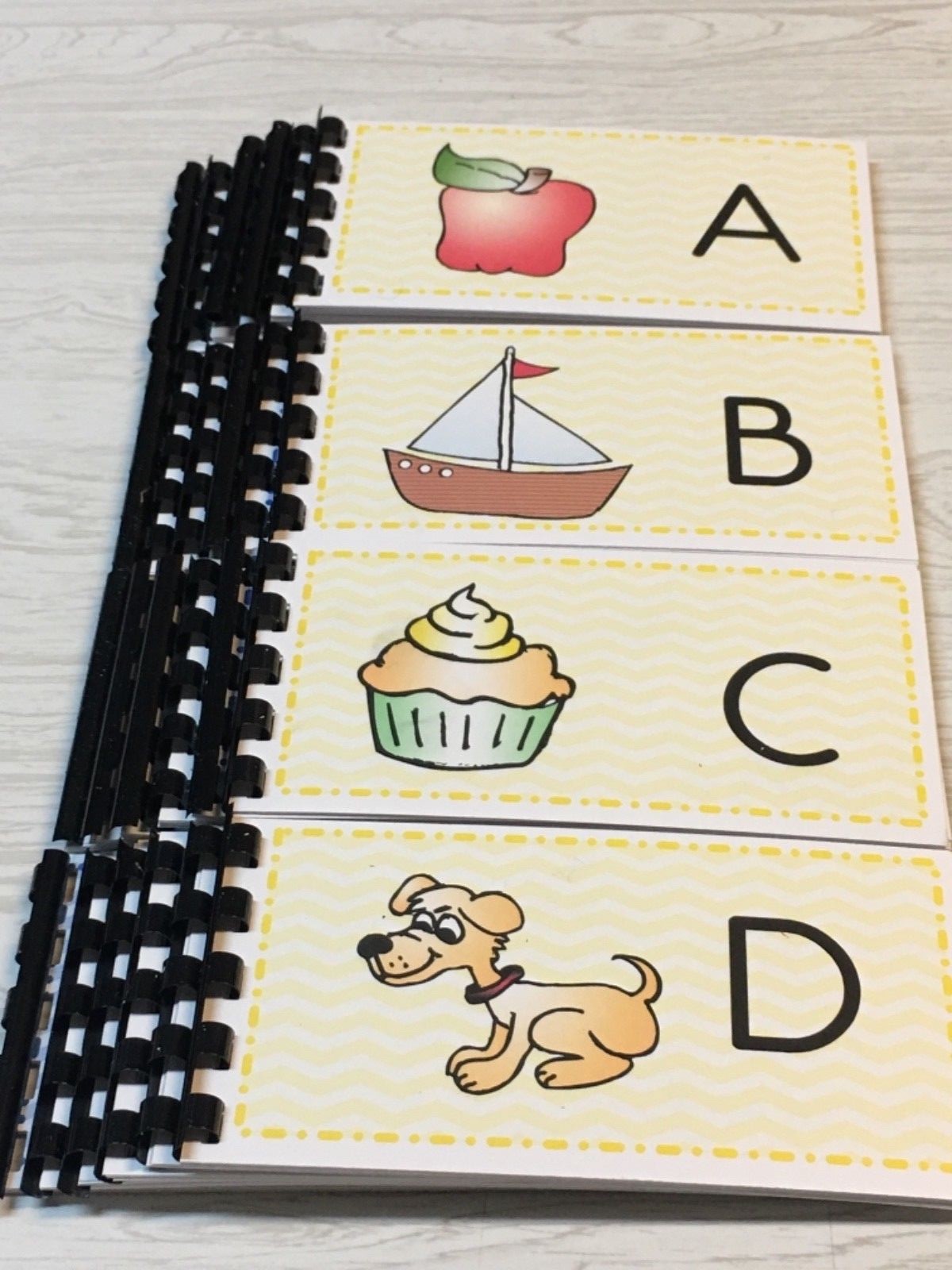 Montessori materials – Pre-Reading Series – 26 Pre-reading Alphabet Booklets