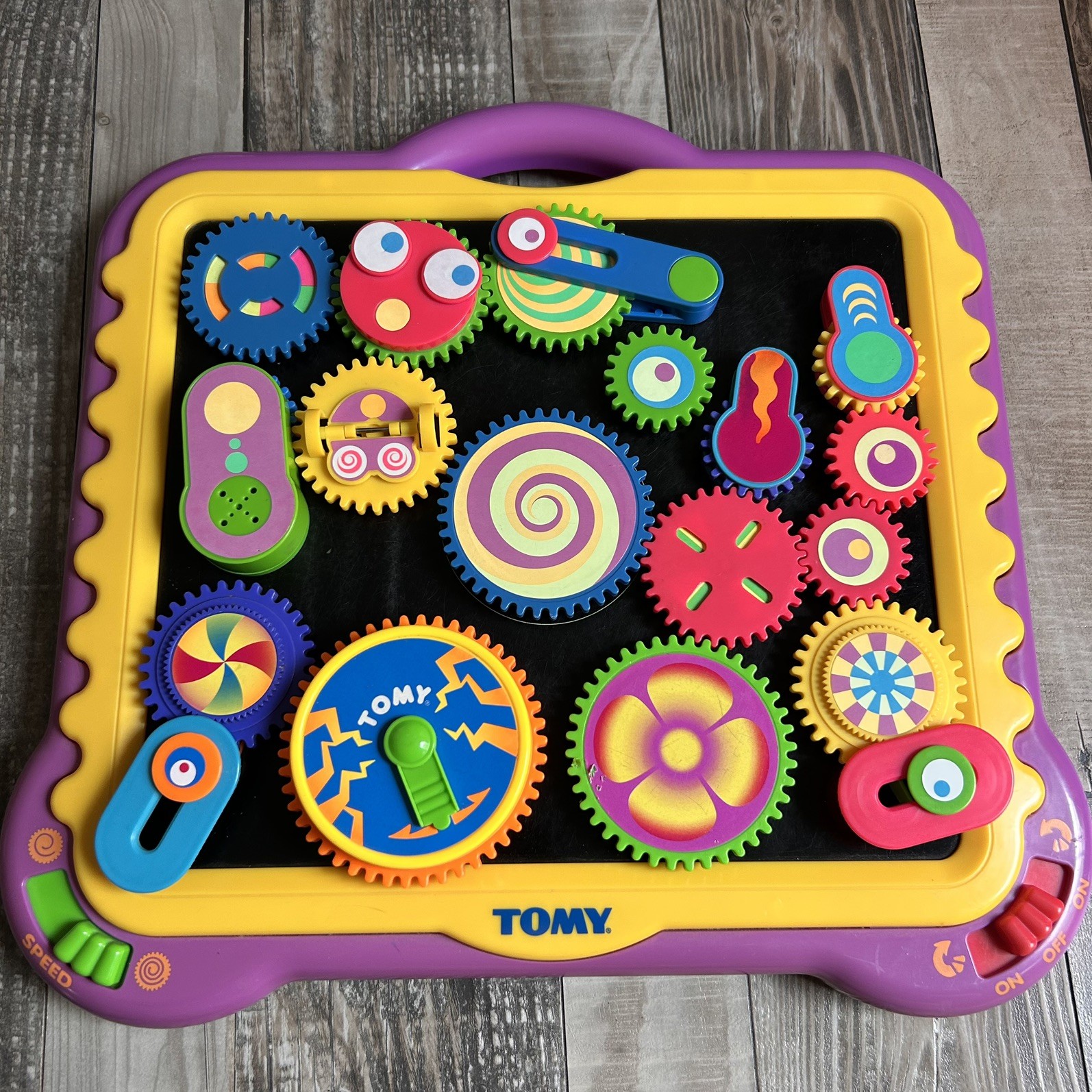 Vintage 1997 Tomy Gearation Magnetic Gears Board + 16 Gears! TESTED WORKING Rare