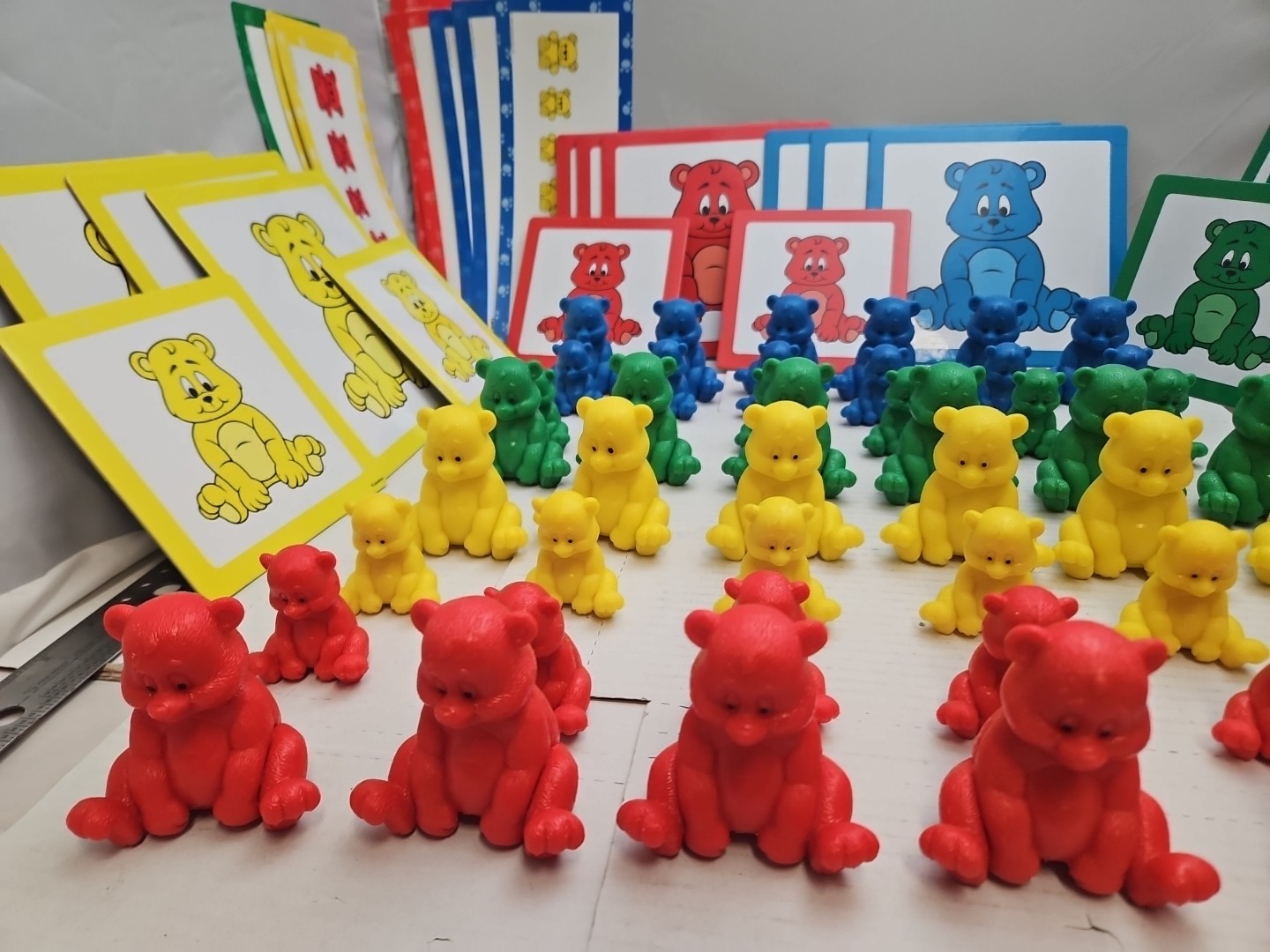 Lakeshore Learning My First Sorting Bears – Large/Small Bears w/Activity Cards