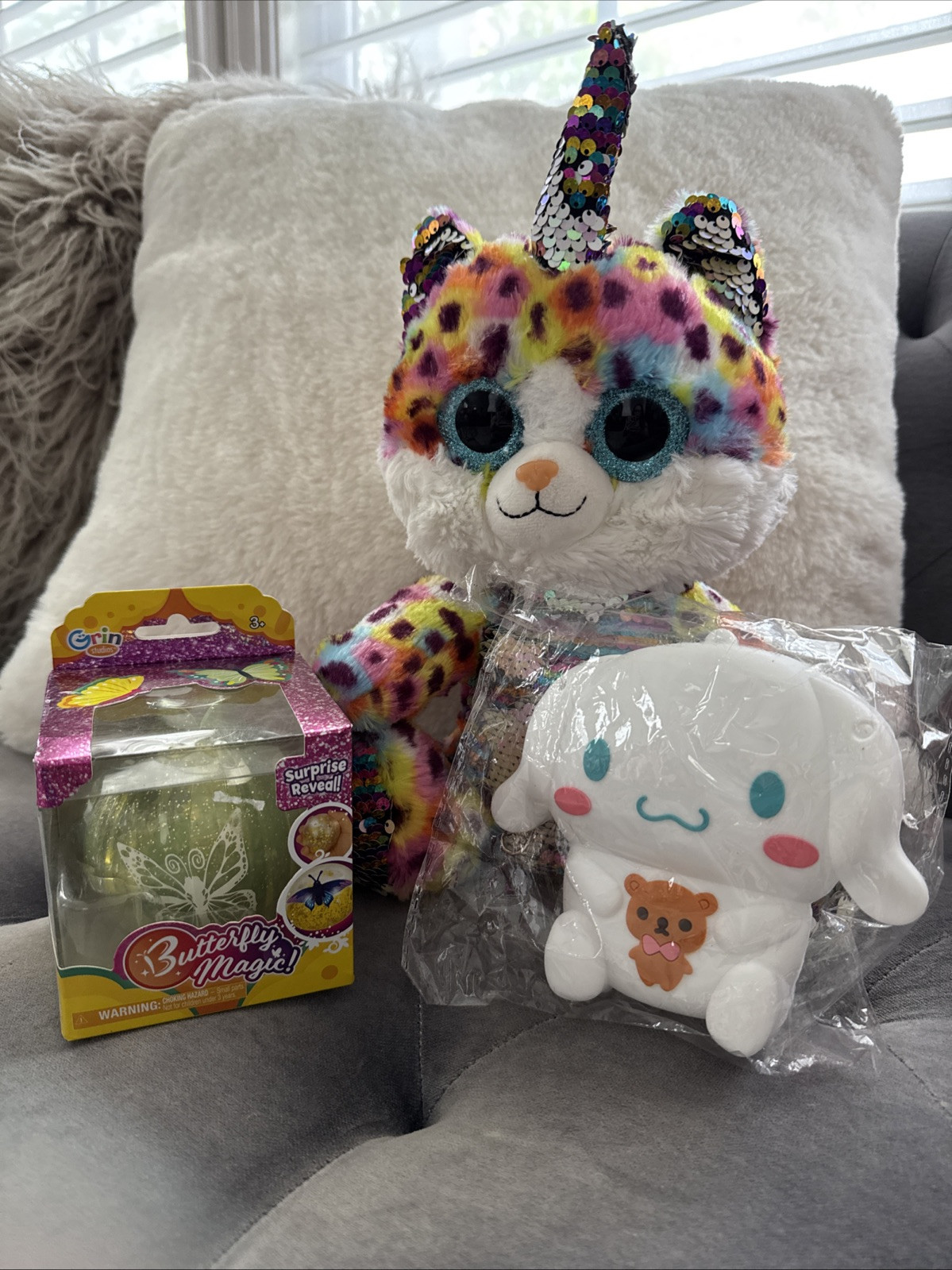NEW Grin Studios Butterfly Magic Surprise Toy Sphere w/ Unicorm Beanie & Sanrio