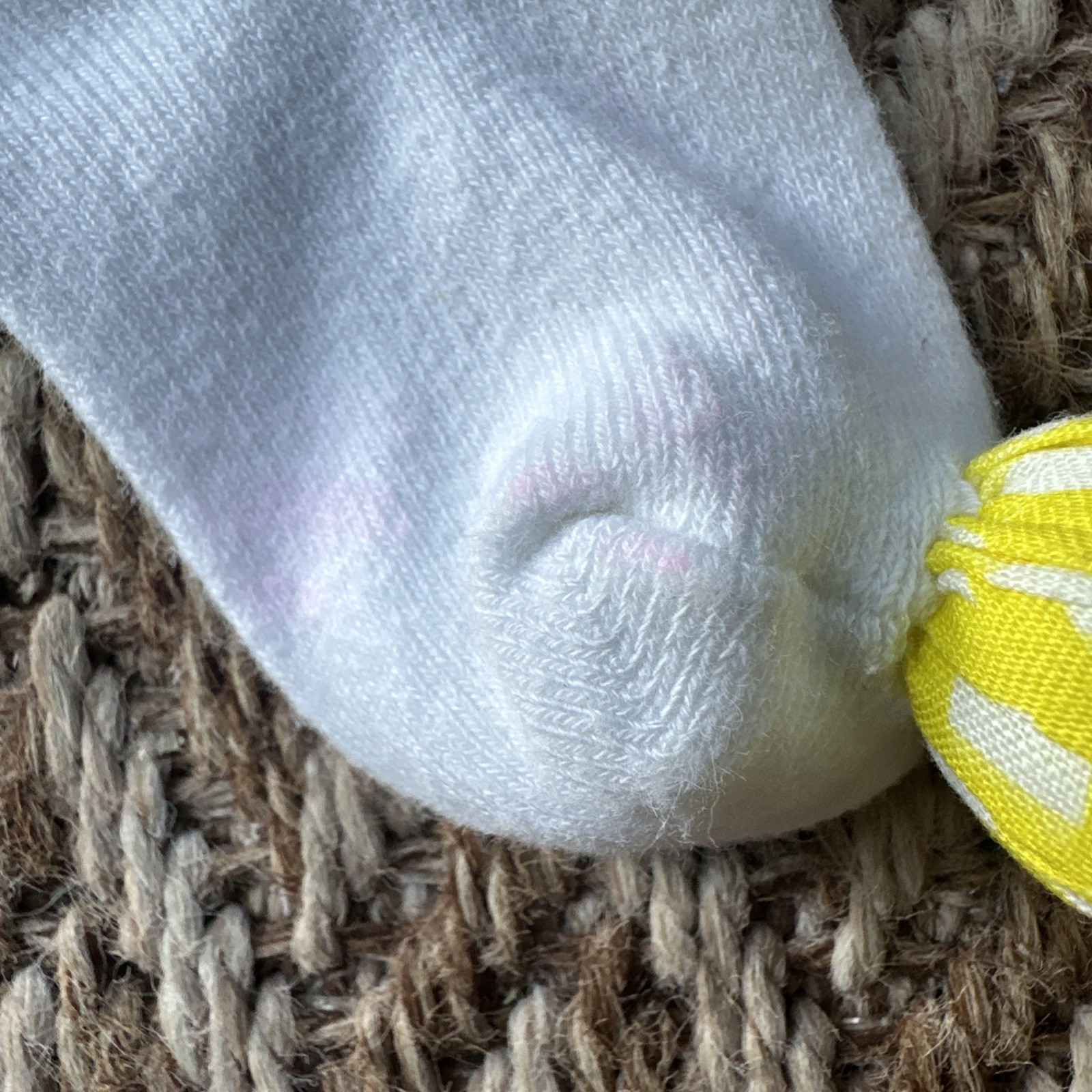 Lovevery Rattle Play Socks The Senser 5-6 Months Infant Sensory Toy Feet Finder