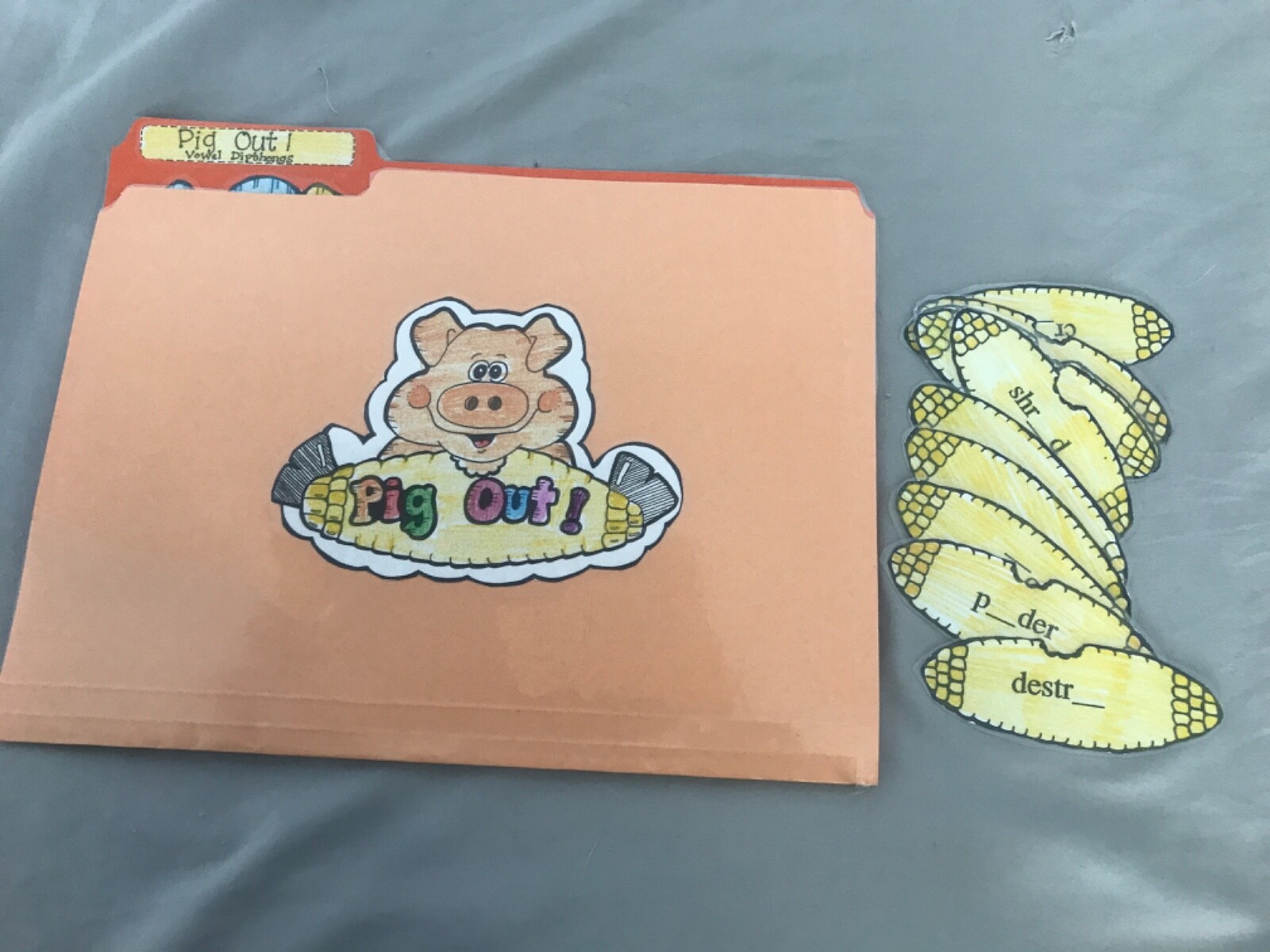 Pig out! Vowel Diphthongs, Grades 3-4 language arts file folder game