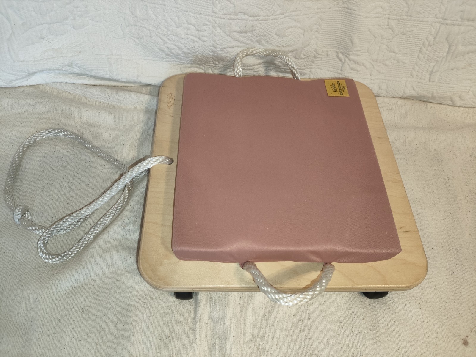 Kantalou Motor Skills Dumpling Board Square Skateboard With Rope And Cushion