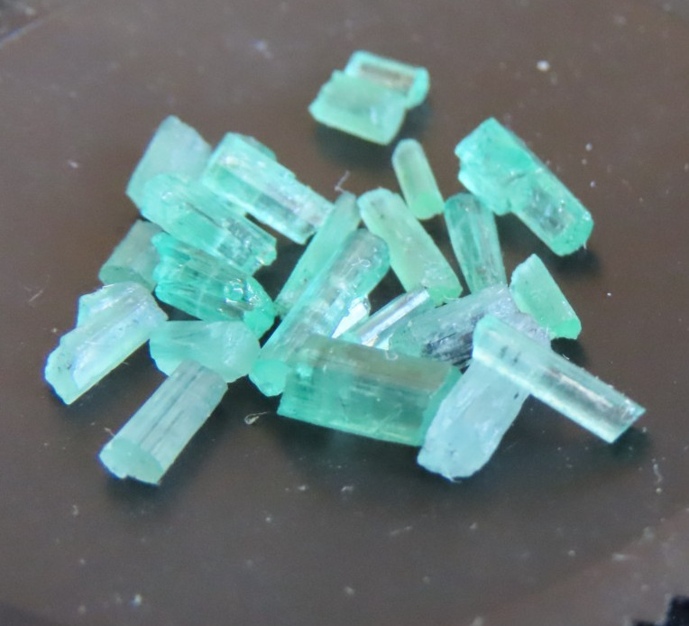 Colombian Natural Emeralds 5 QTS, Loose Tubulars (Canutillas)