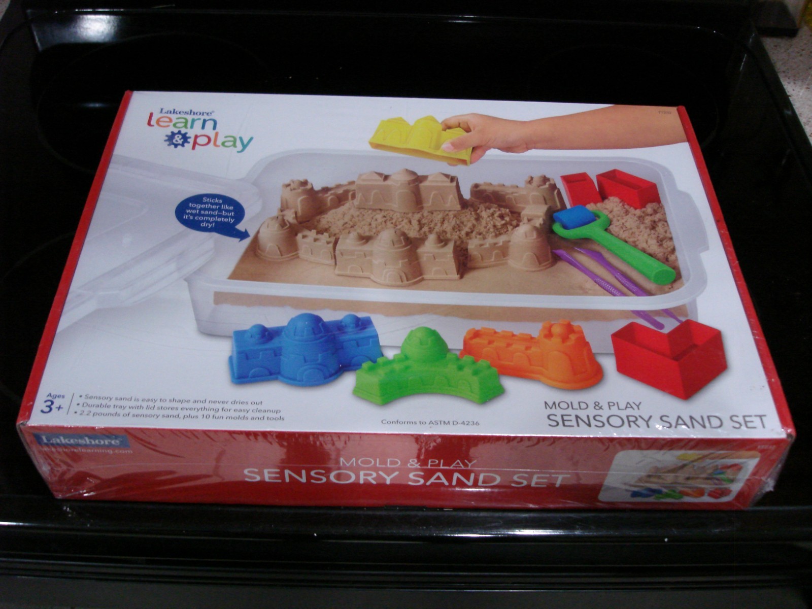 NEW/SEALED LAKESHORE LEARN & PLAY MOLD & PLAY SENSORY SAND SET 12 PC SET AGE 3+