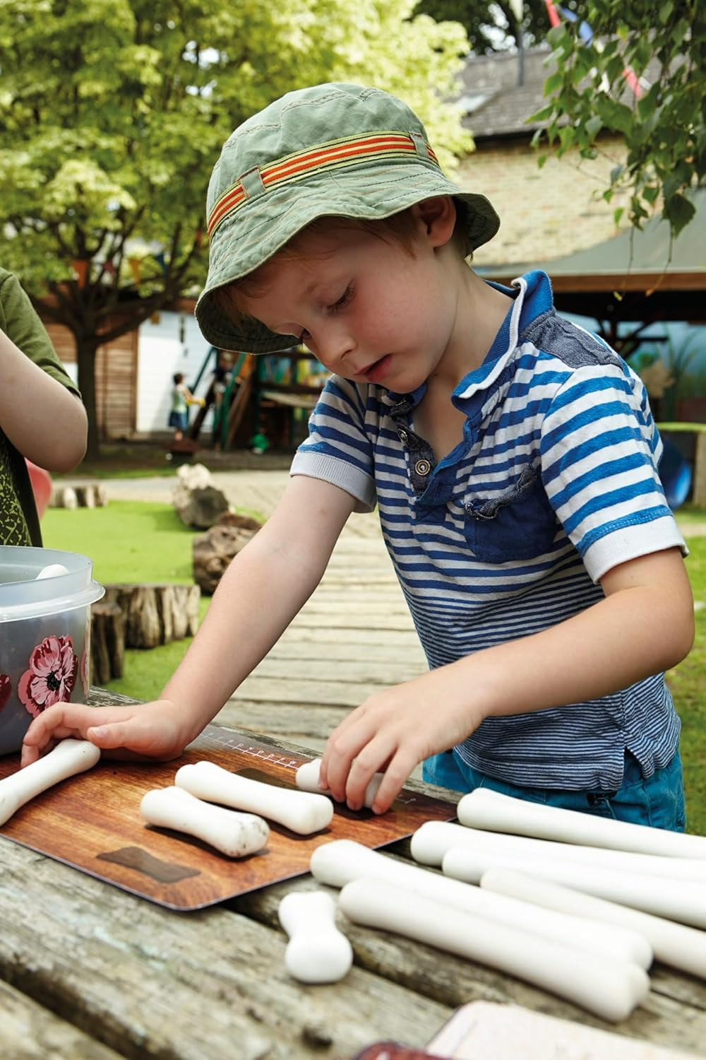 Dinosaur Bones Match & Measure Set, Multi