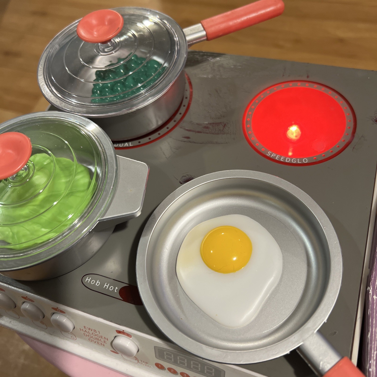 Casdon Electronic Cooker Toy Kitchen Pink Lights Sounds Kids Pretend Play