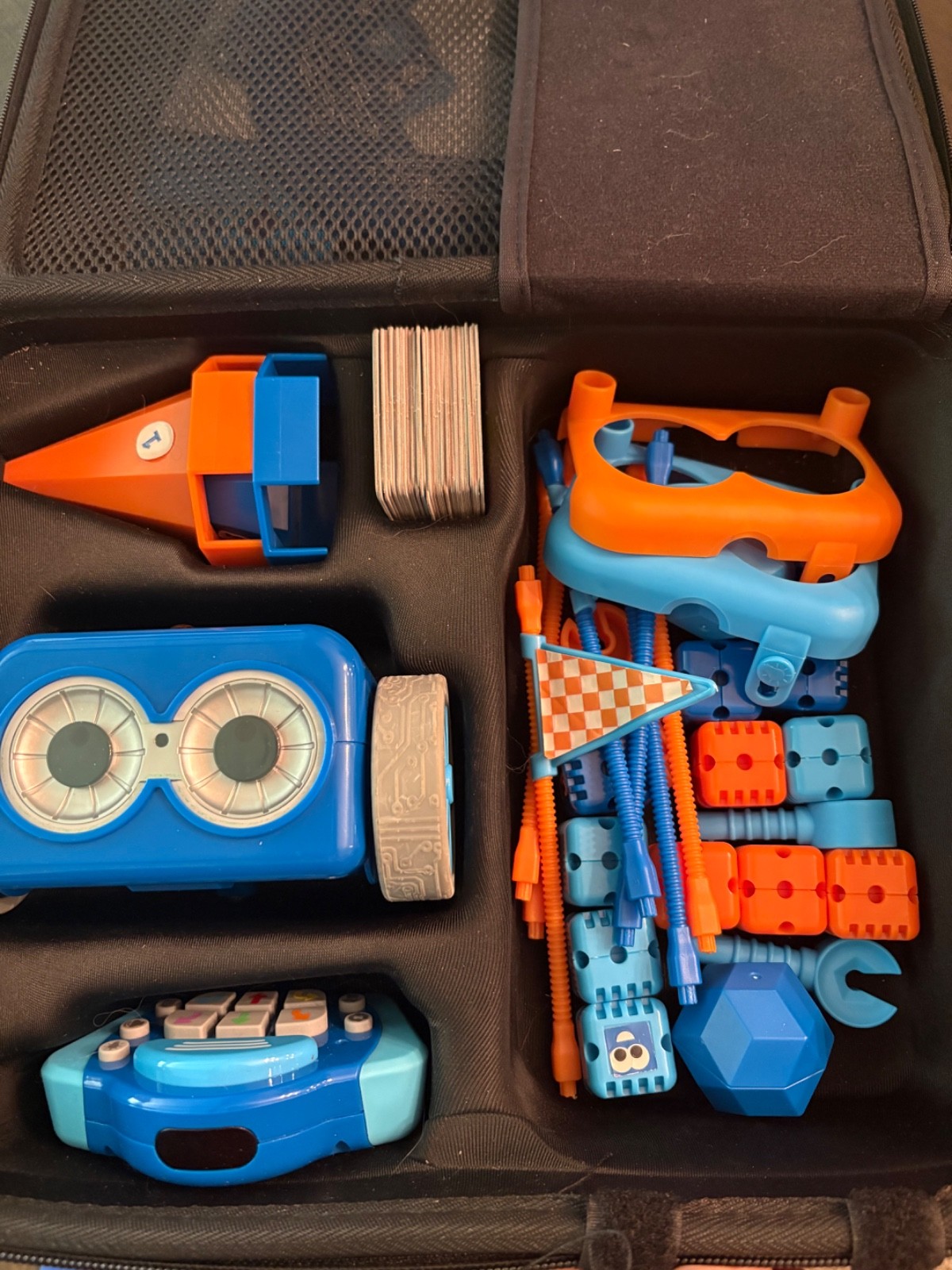 Botley 2.0 Activity Set – Case Included