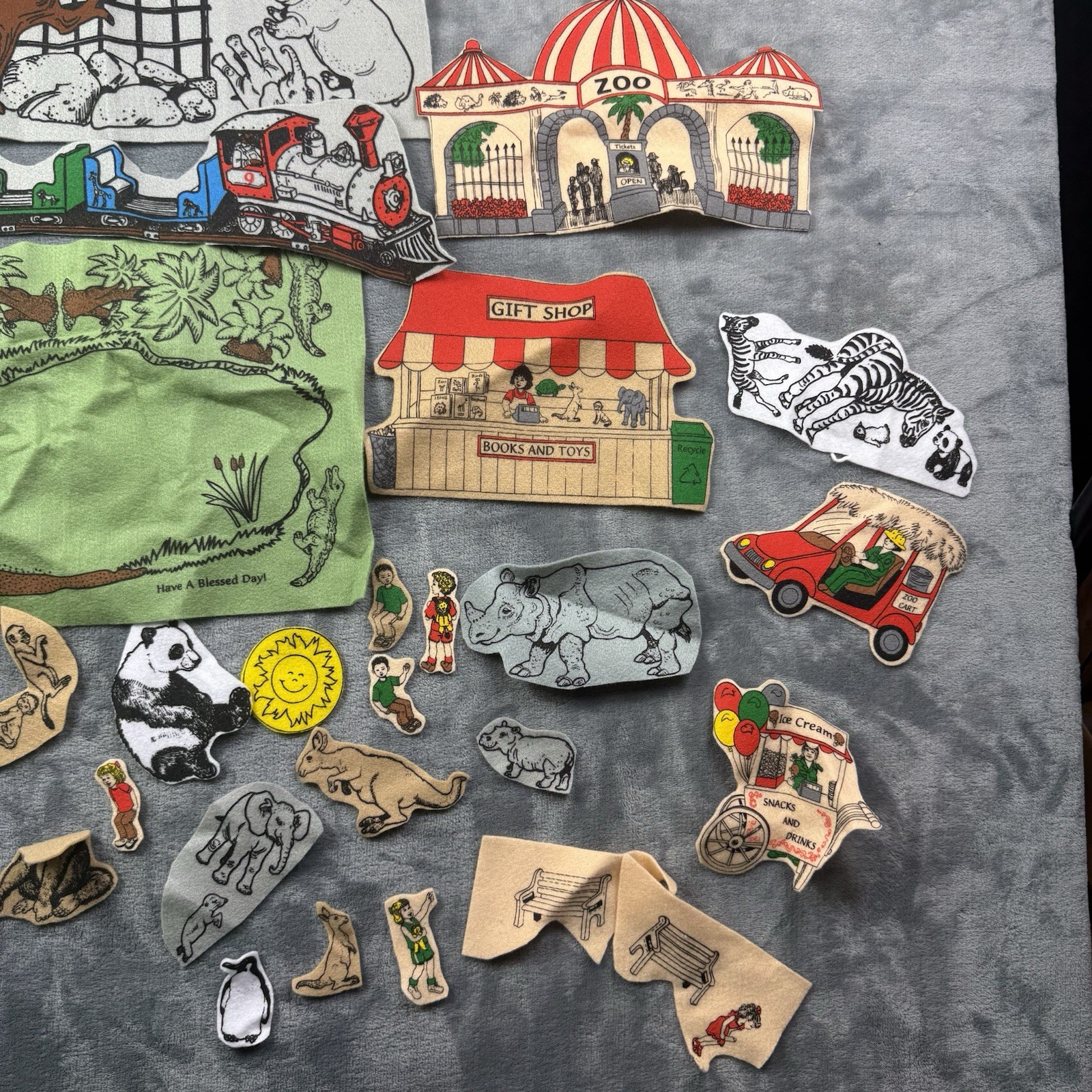 Educational Vintage Felt Zoo Play Set Animals Figures Train Gift Shop 30+ Pieces