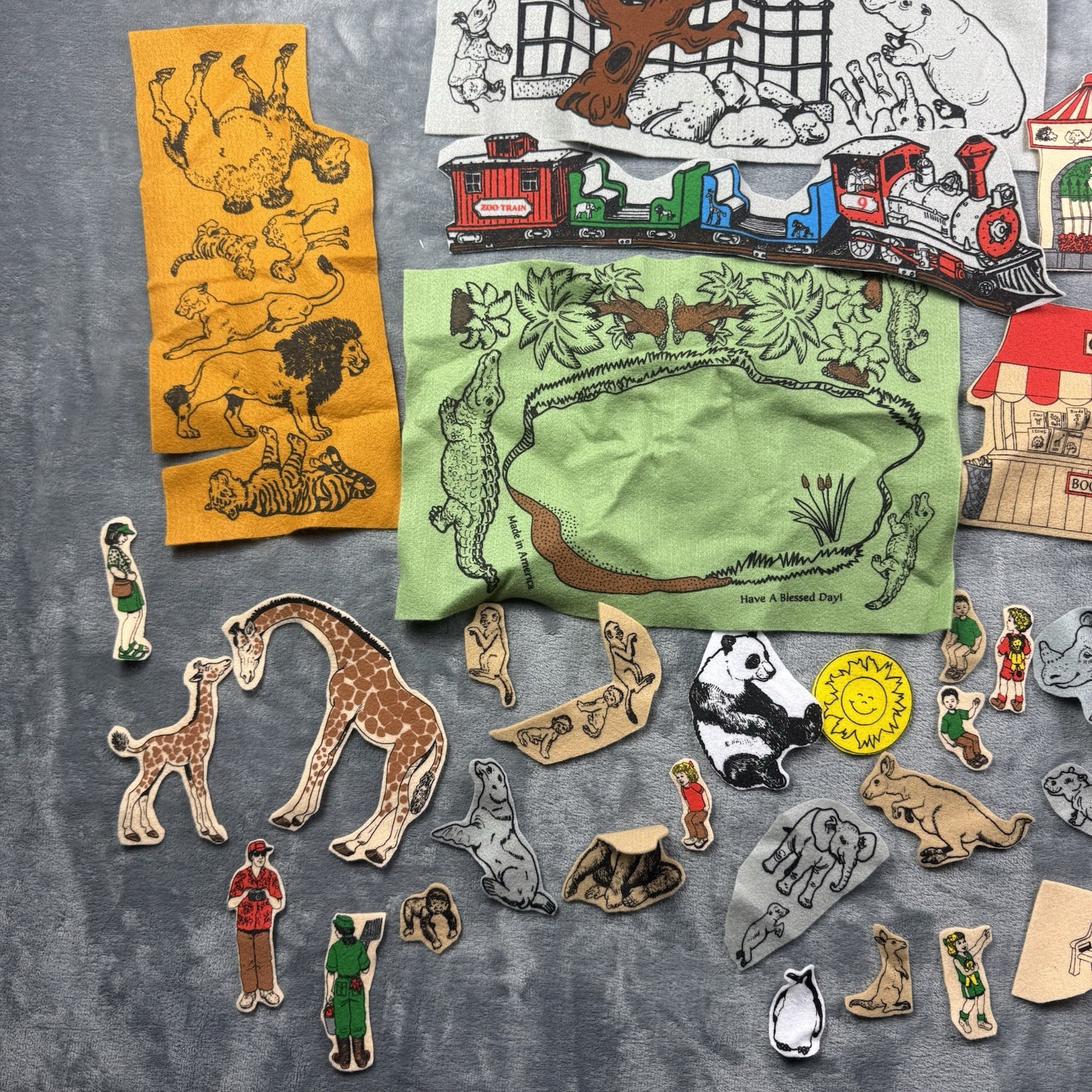 Educational Vintage Felt Zoo Play Set Animals Figures Train Gift Shop 30+ Pieces