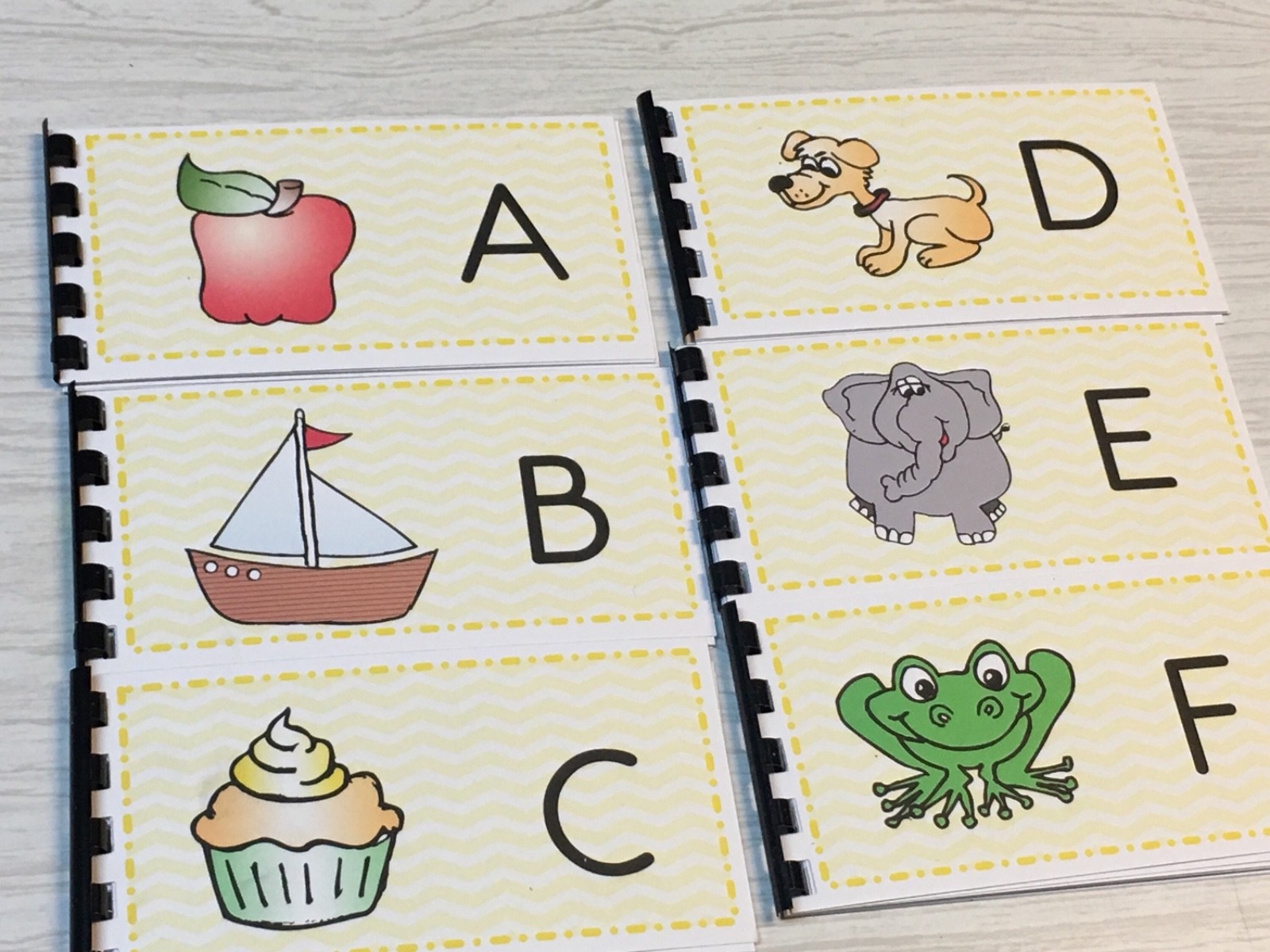 Montessori materials – Pre-Reading Series – 26 Pre-reading Alphabet Booklets