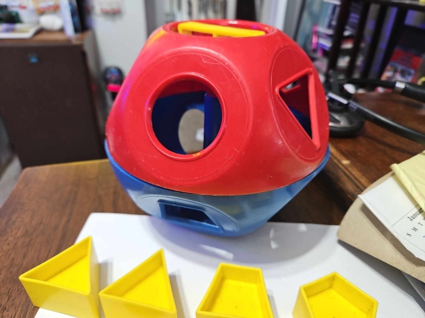 Vintage TUPPERWARE Classic SHAPE-O Ball With 9 Pieces