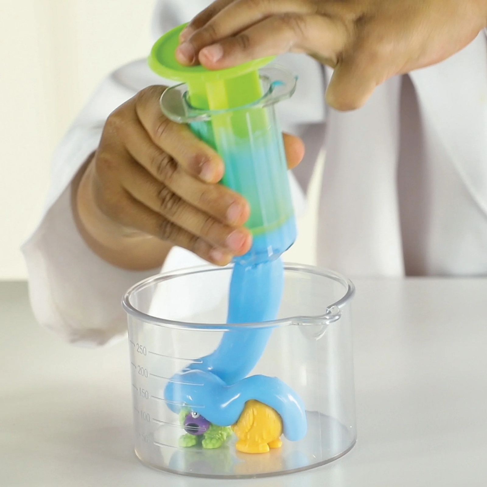 Beaker Creatures Alien Experiment Lab – 18 Pieces Boys and Girls Ages 5, 6, 7+ S