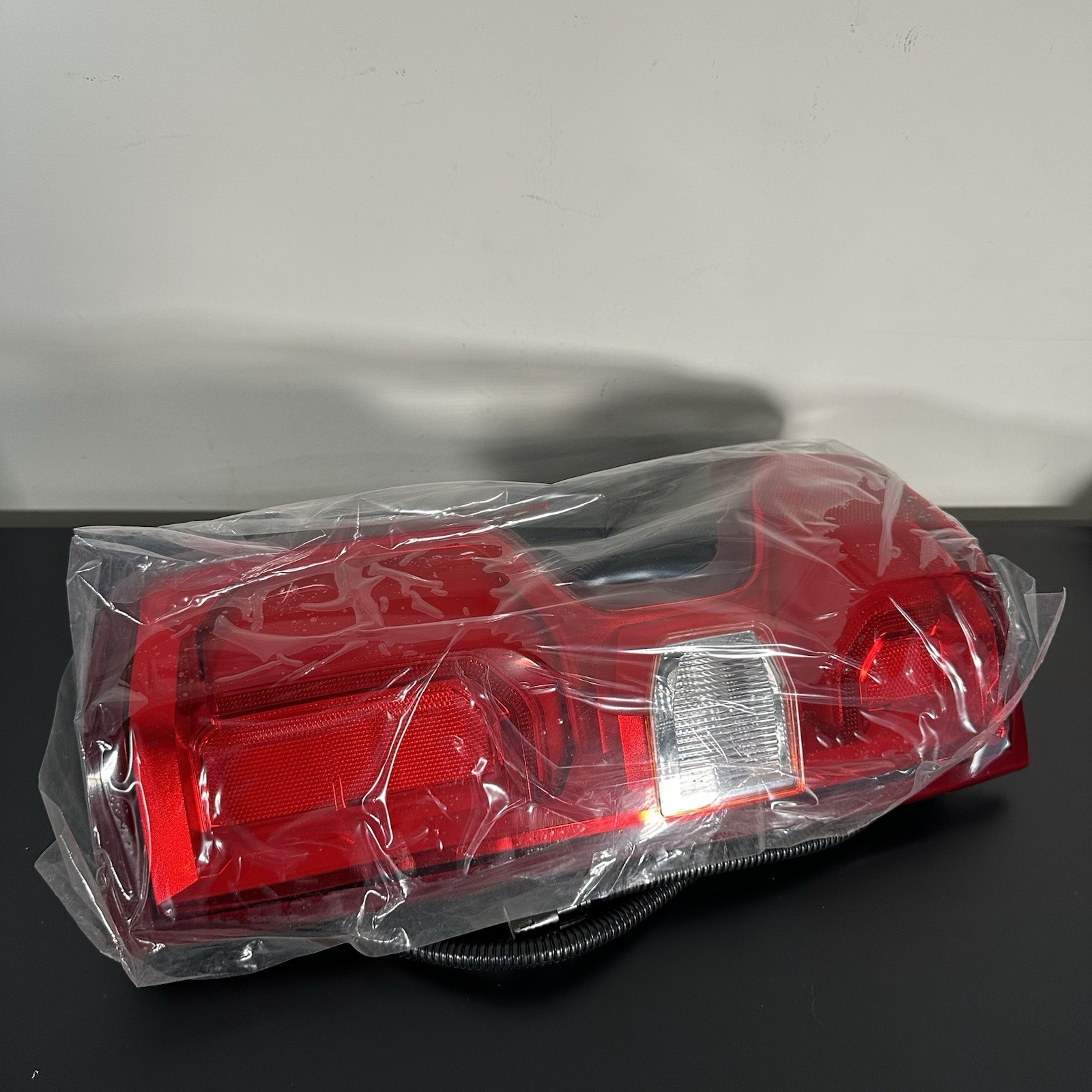 LED Tail Light 2019-2023 Chevy Silverado 1500 2500 Left Driver Lamp OEM 84678149