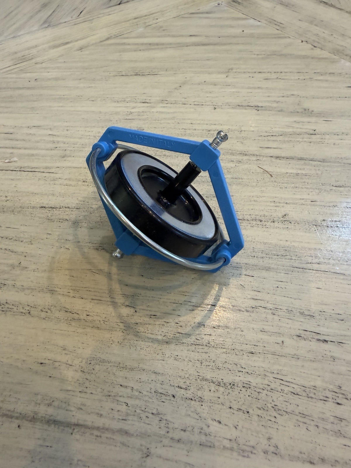 Vintage NAVIR SPACE WONDER GYROSCOPE. DEFIES GRAVITY! Blue And Black