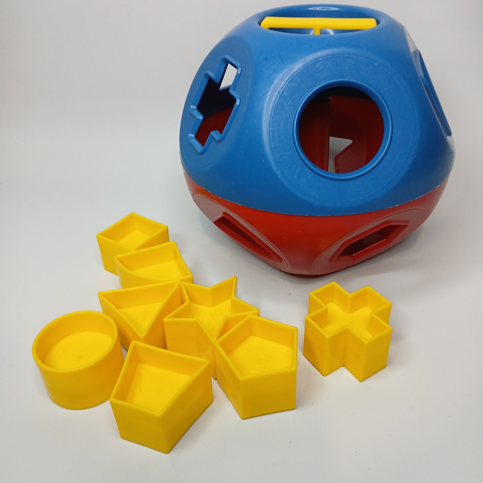 Vintage 1980’s Tupperware Shape-O Shape Sorter Ball (Missing 2 Shapes)