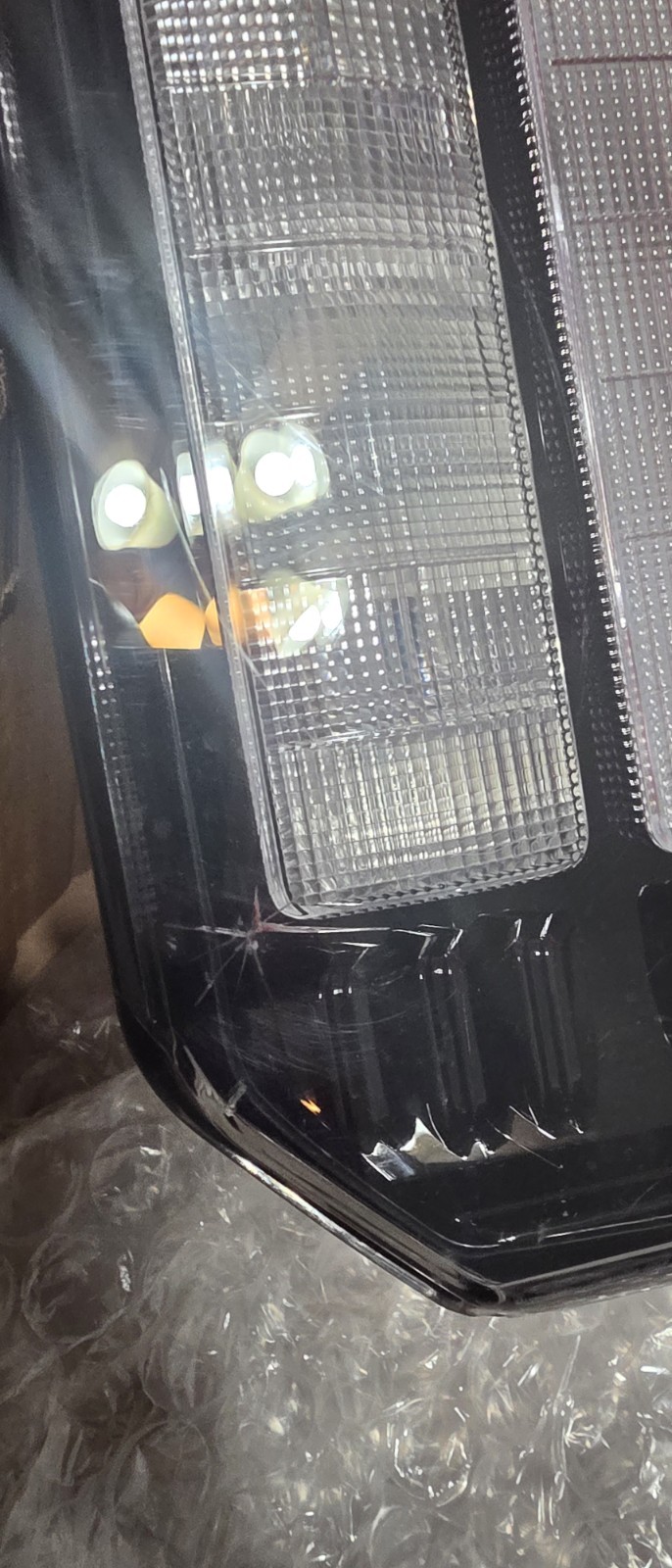OEM Ford Explorer Right Tail Light Lamp Assembly RB5B-13404-AF 2025 26 chipped