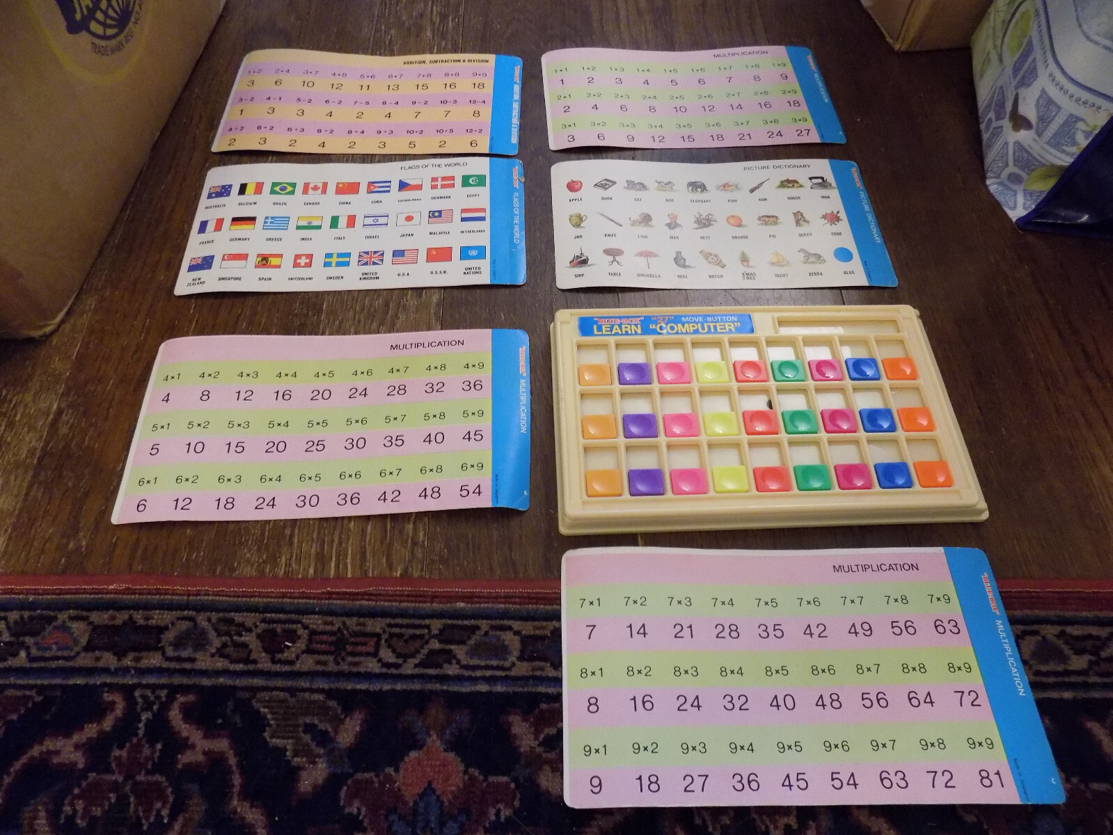 Vtg Blue Box Educational COMPUTER 36 moving buttons 6 cards Flags Math Words set