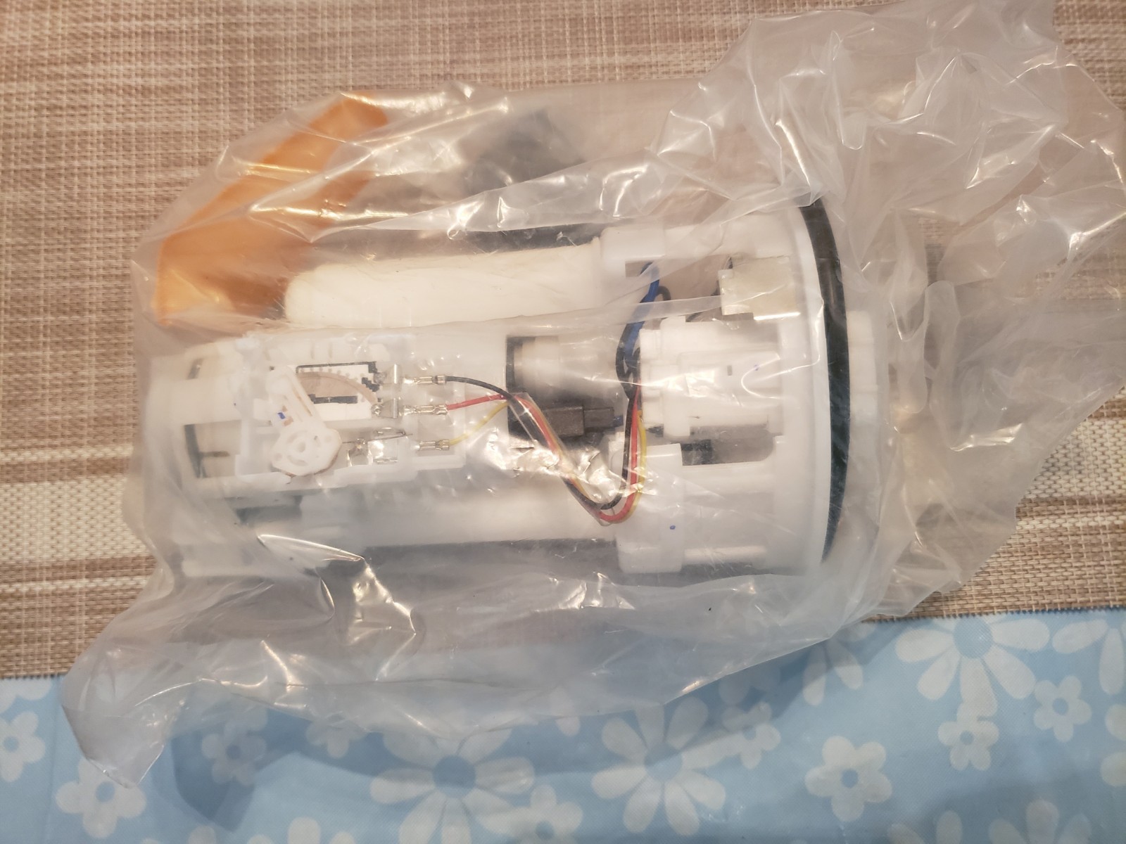 Fuel Pump Module Assembly 77020-33210 for 02-06 Toyota Camry 2.4L 3.0L SP9158M