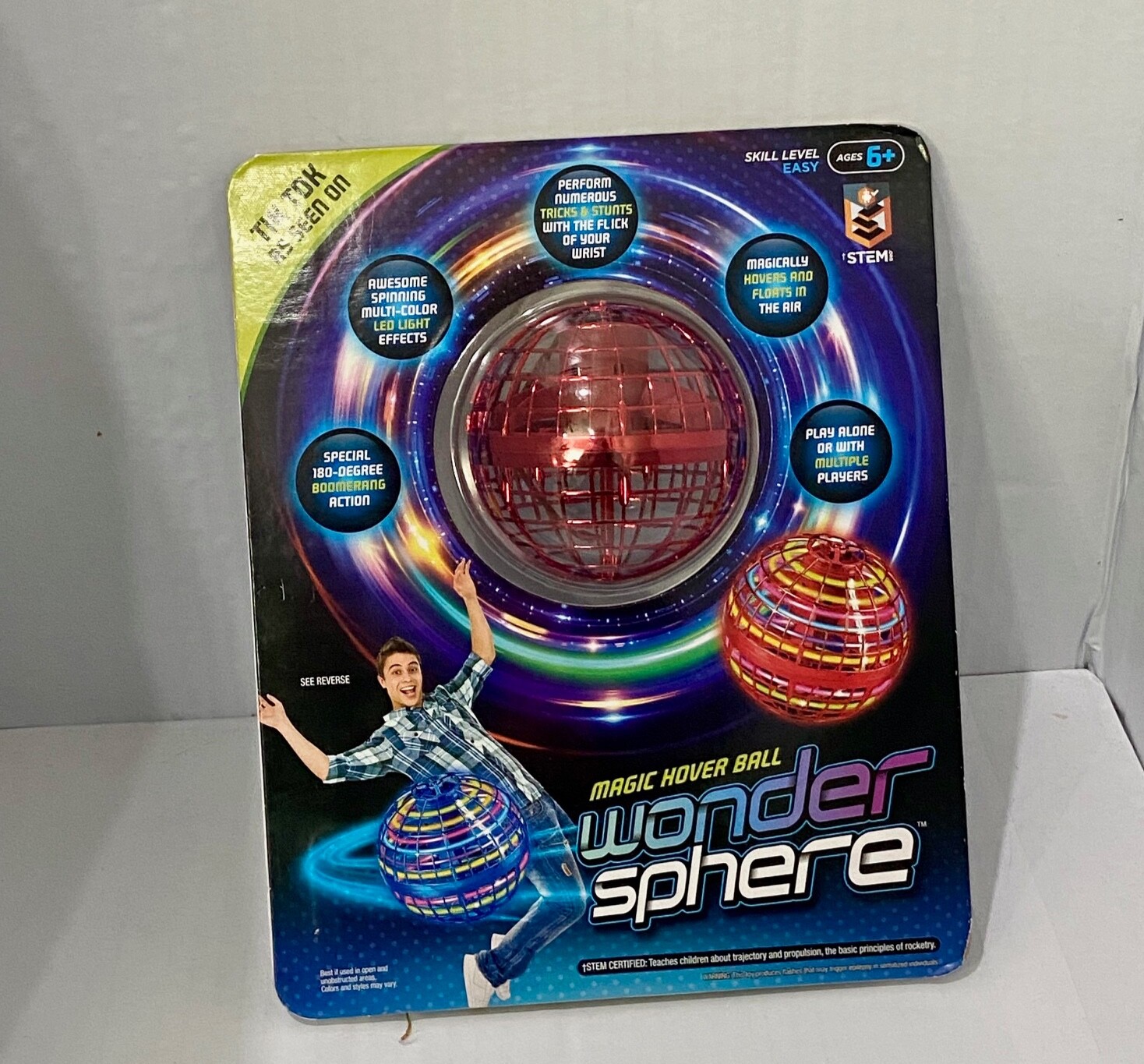 Wonder Sphere Magic Hover Ball – Red