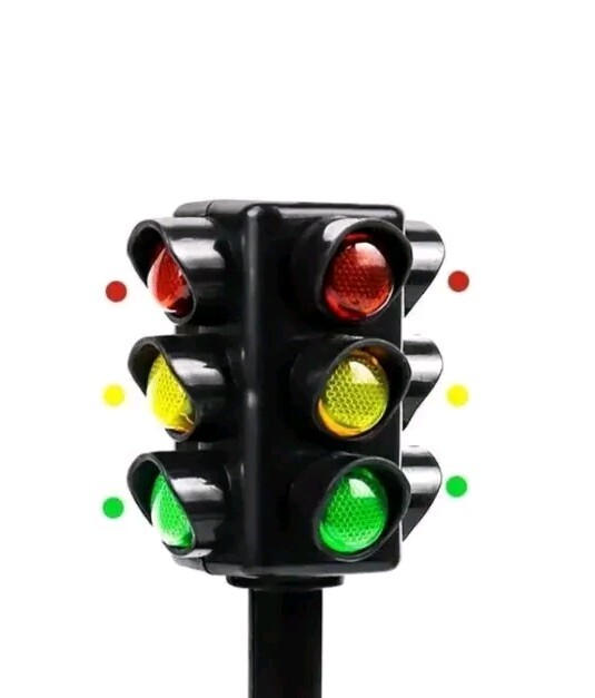 Mini Road Safety Traffic Light Plastic Model Kids Educational Toy Set Of 2