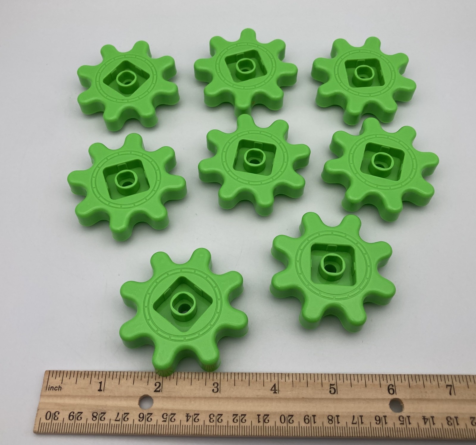 Learning Resources Gears! Gears! Gears! Replacement Pieces GREEN GEARS Lot of 8
