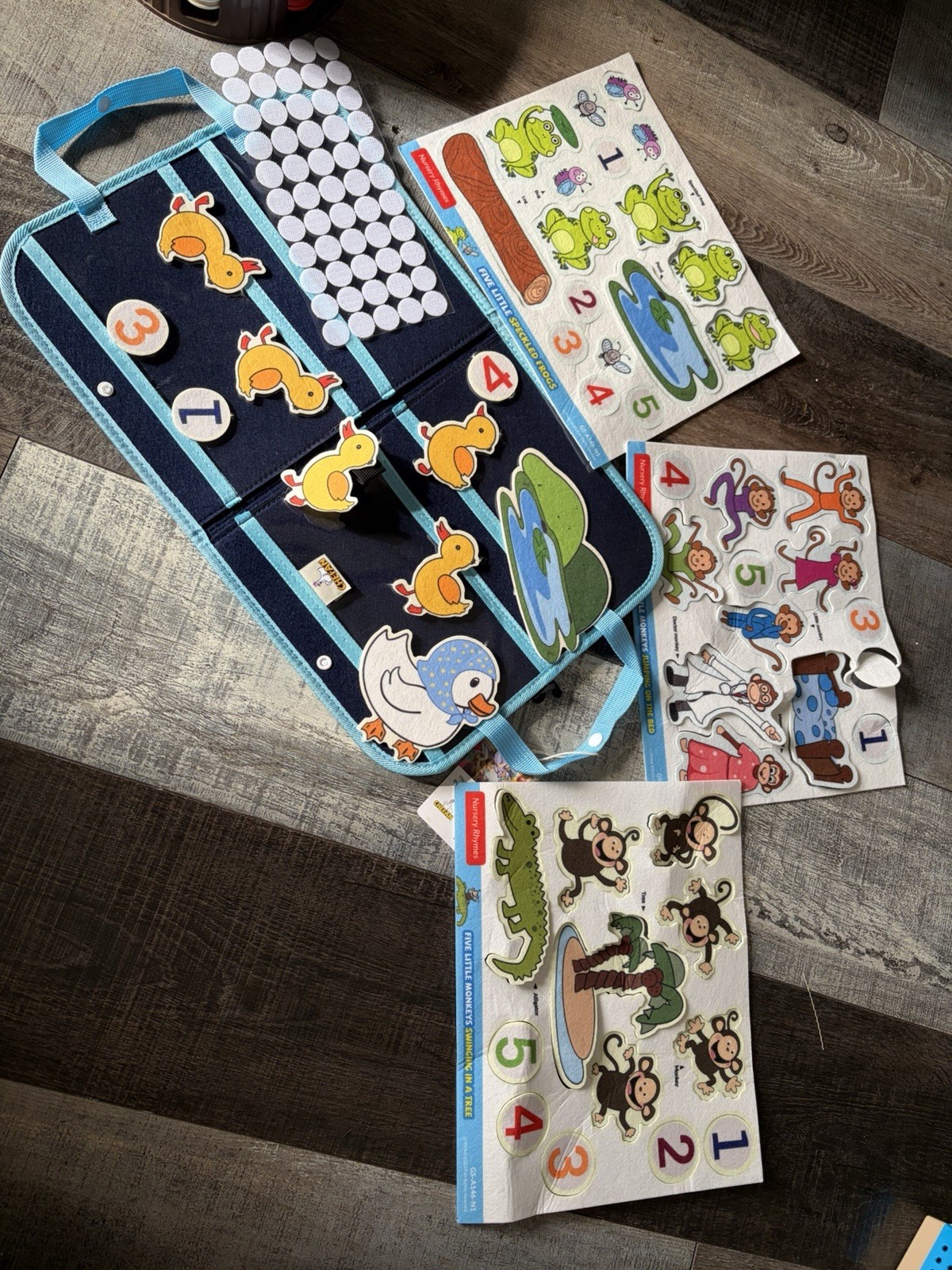 CHEFAN Felt Board Nursery Rhymes Story Set 4 Stories Storage Bag Incomplete